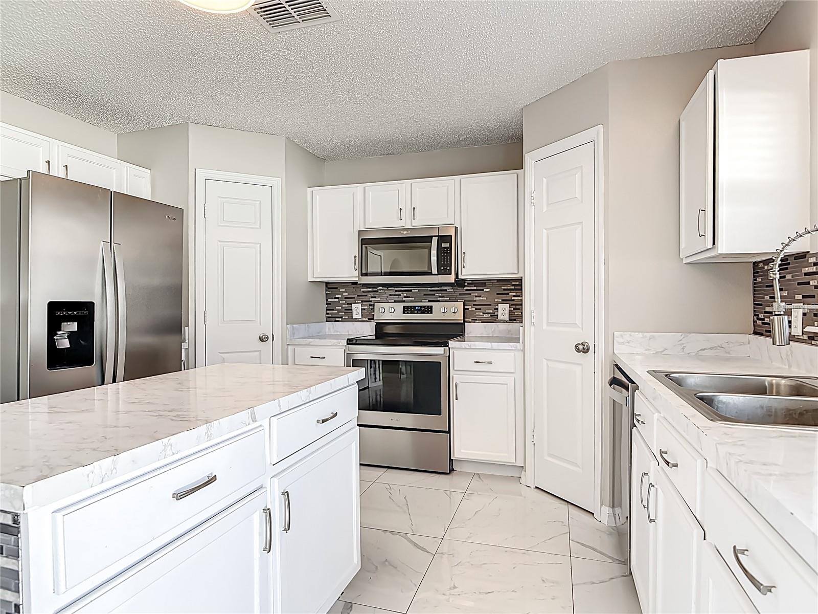 Image 21 of 70 For 2820 Waco Drive