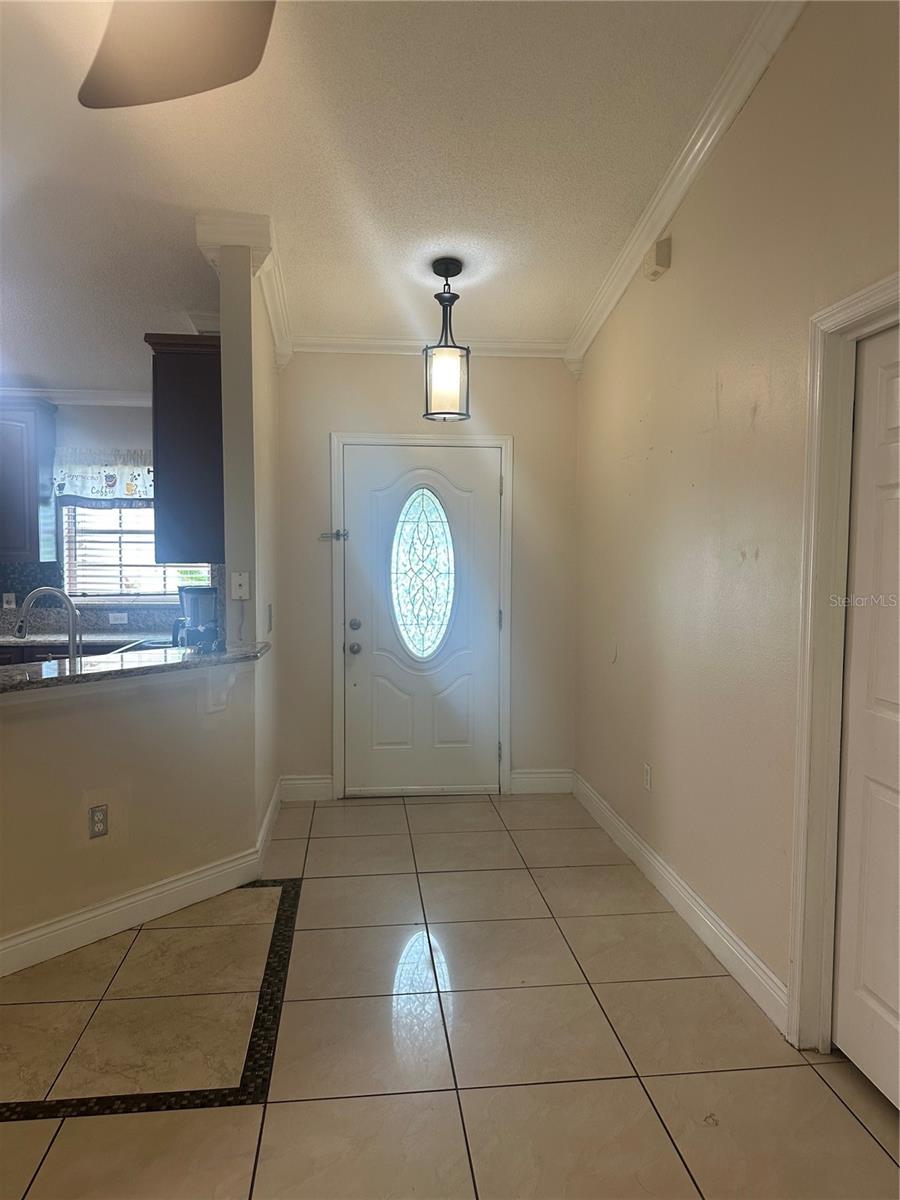 Image 5 of 14 For 712 Leonardo Court