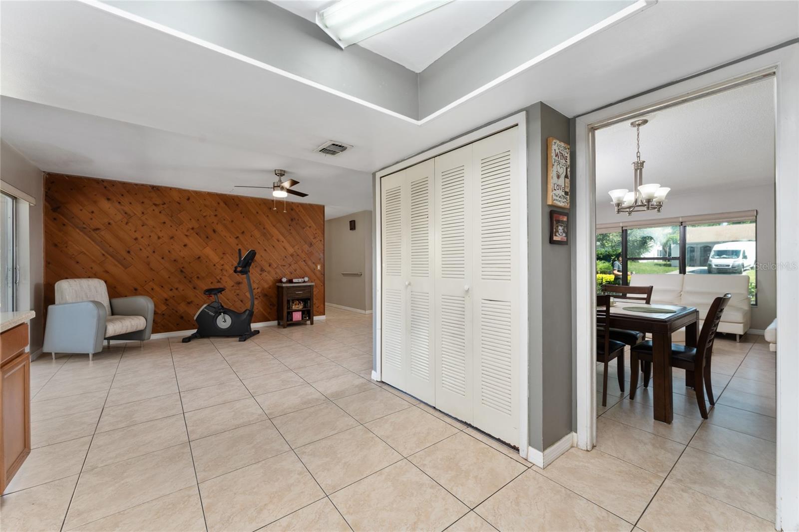 Image 21 of 38 For 7022 Talbot Drive