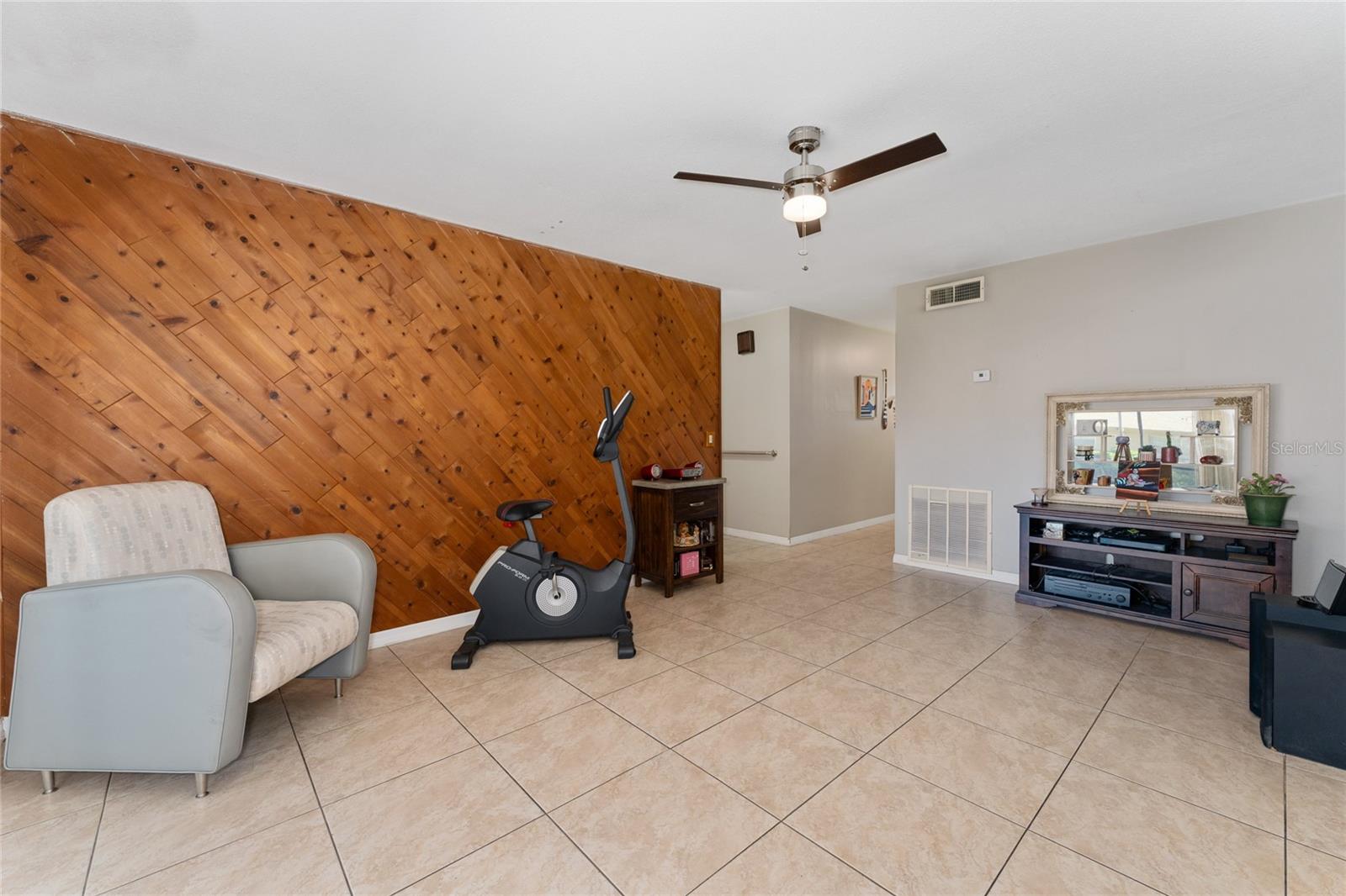Image 23 of 38 For 7022 Talbot Drive
