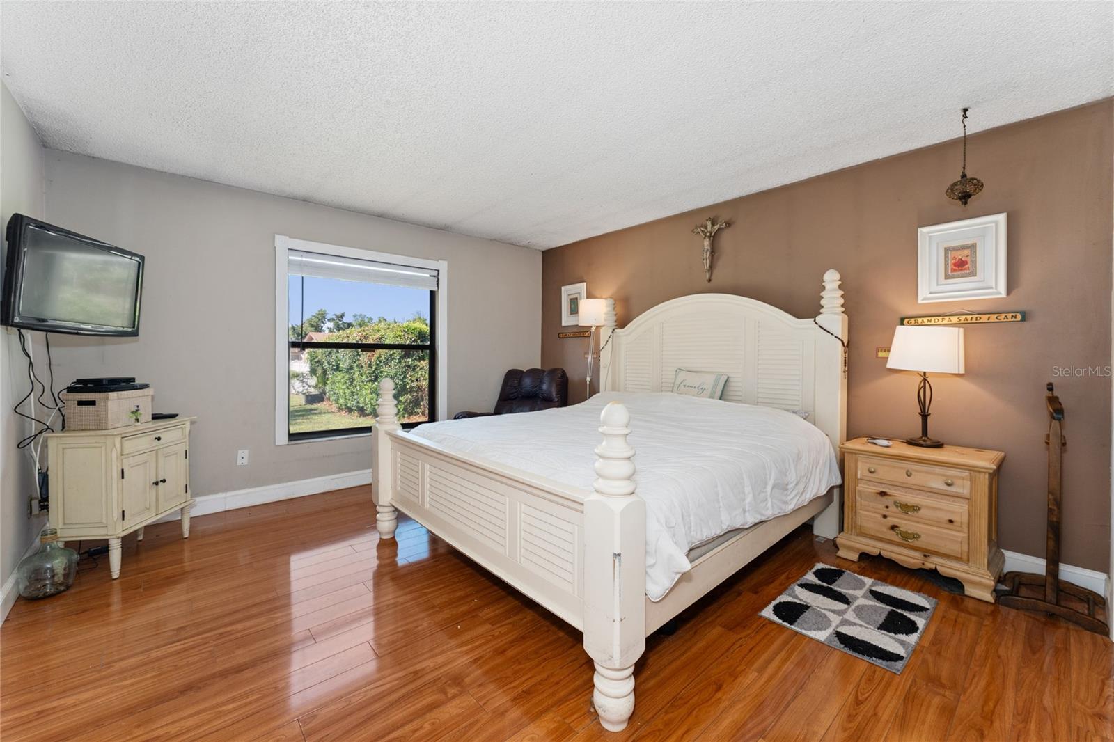 Image 26 of 38 For 7022 Talbot Drive