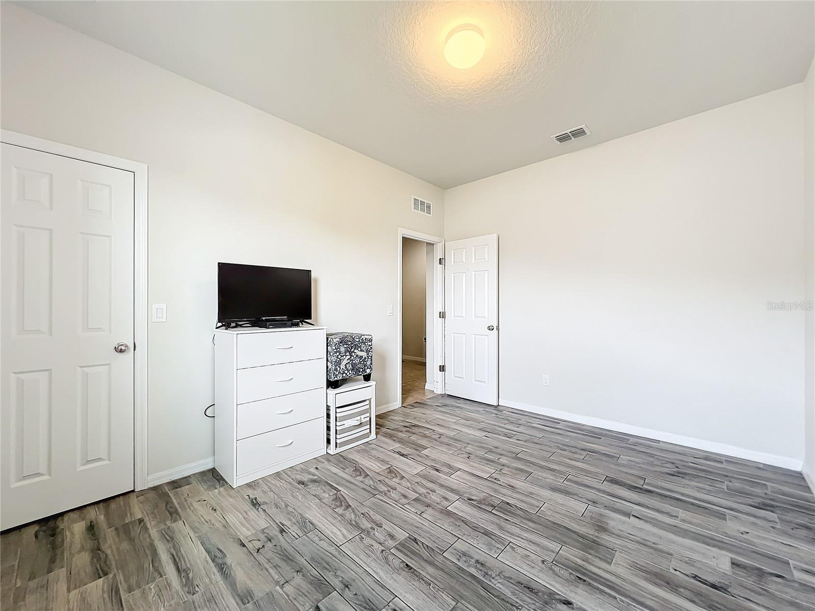 Image 23 of 48 For 8804 Hinsdale Heights Drive