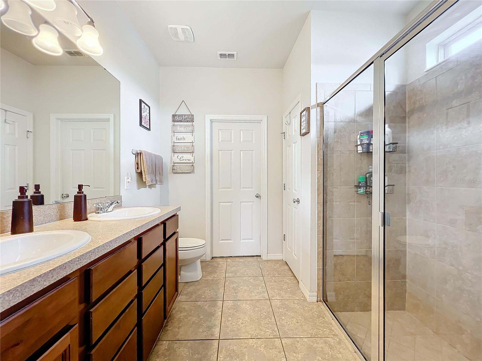 Image 32 of 48 For 8804 Hinsdale Heights Drive