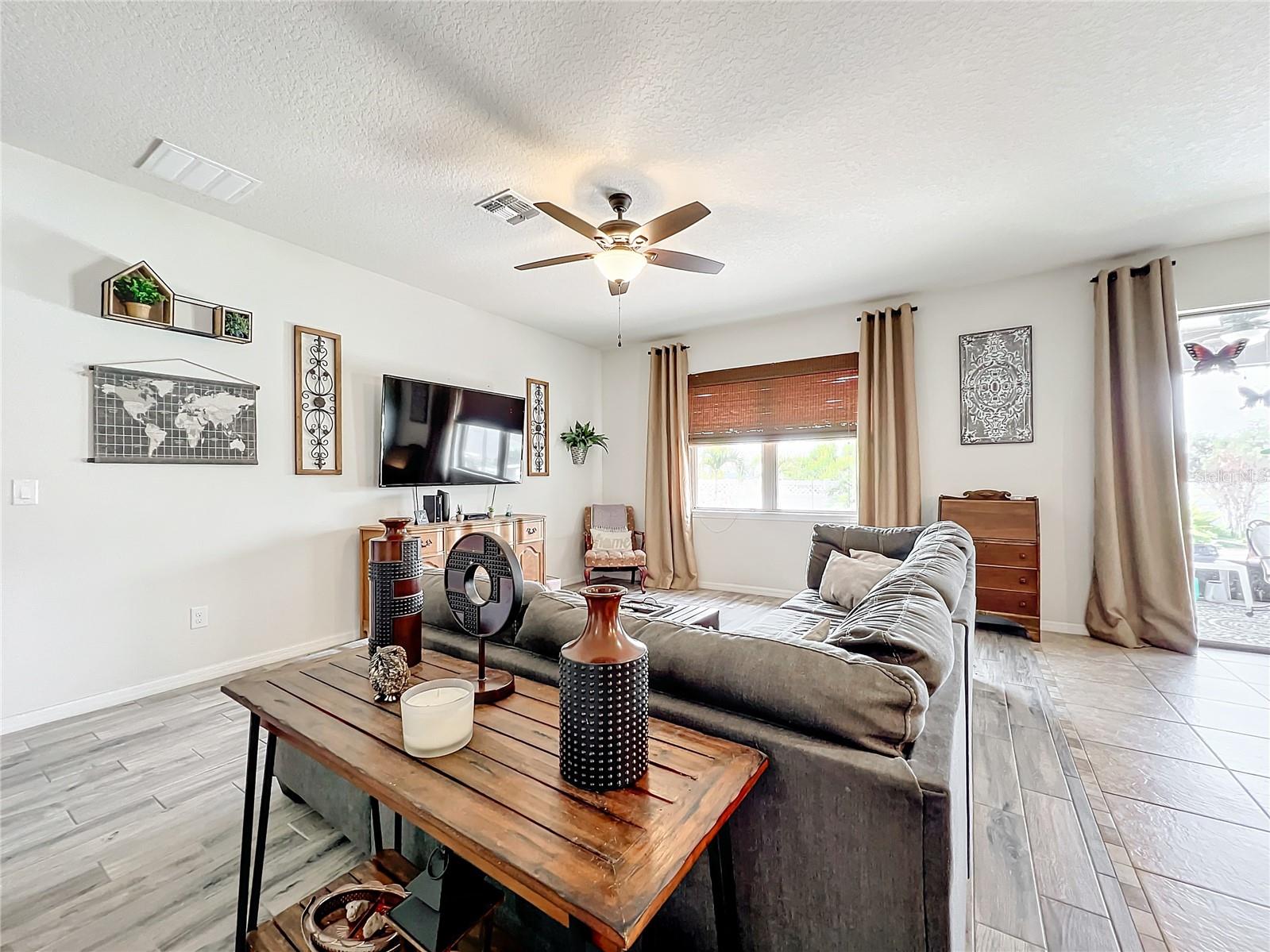 Image 6 of 12 For 8804 Hinsdale Heights Drive