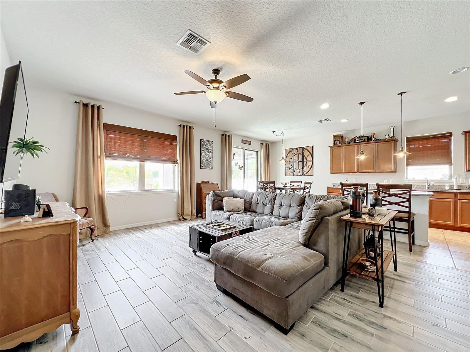 Image 7 of 12 For 8804 Hinsdale Heights Drive