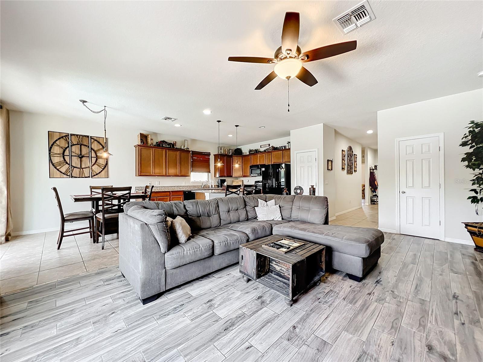 Image 8 of 12 For 8804 Hinsdale Heights Drive