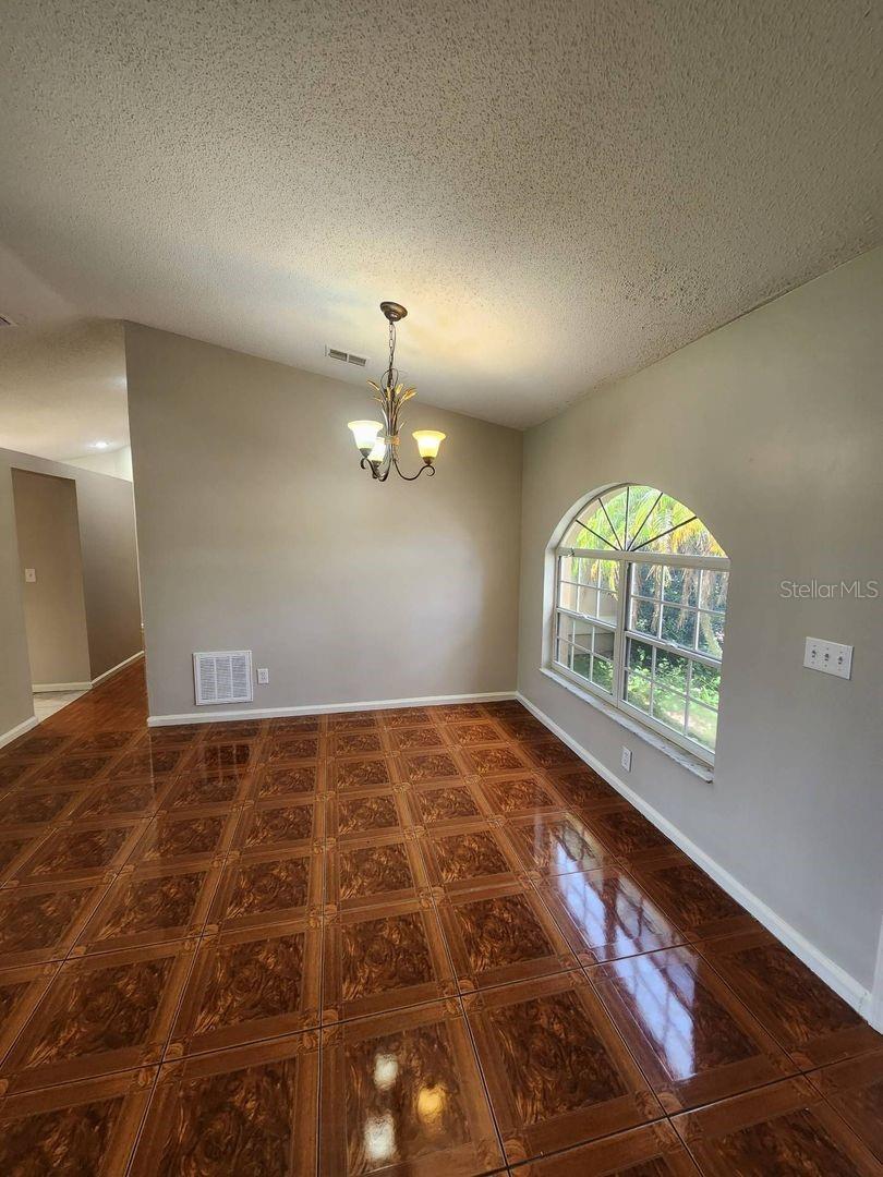 Image 16 of 51 For 801 Hazel Grove Court
