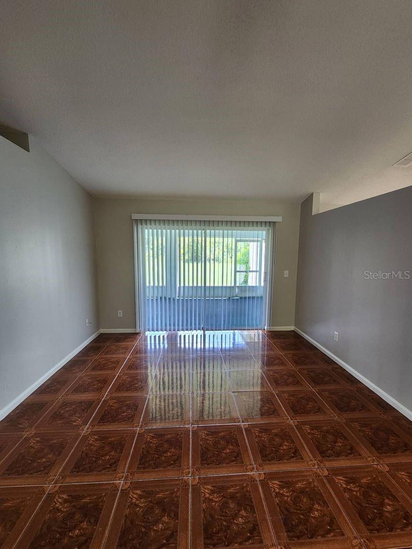 Image 17 of 51 For 801 Hazel Grove Court