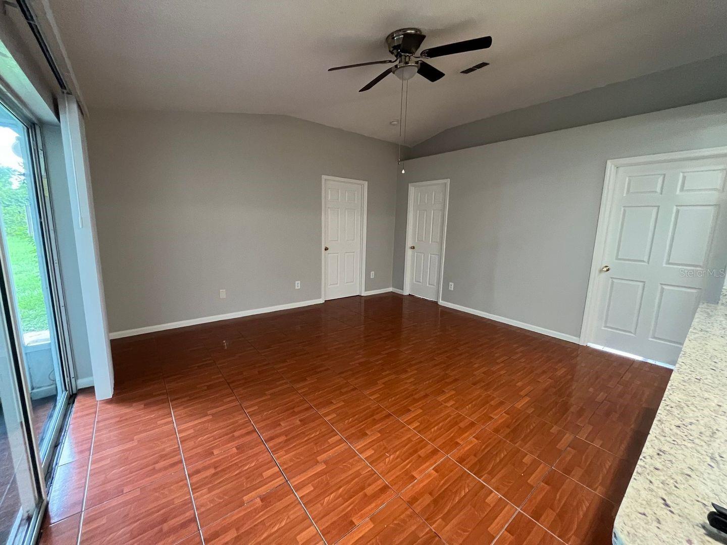 Image 19 of 51 For 801 Hazel Grove Court