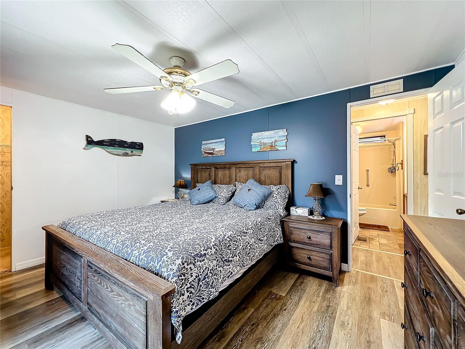 Image 18 of 47 For 6782 Brentwood Drive Ne