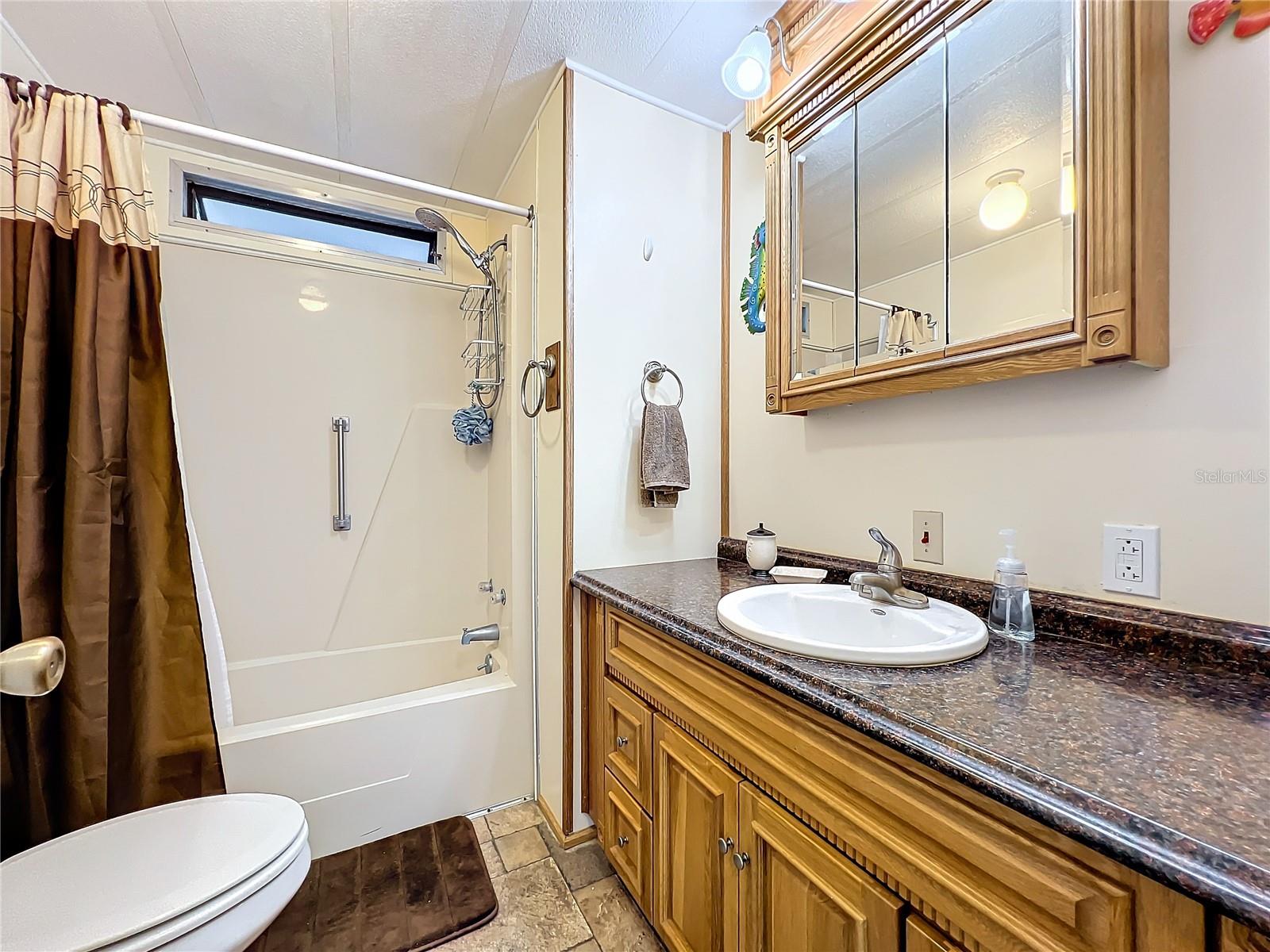 Image 24 of 47 For 6782 Brentwood Drive Ne
