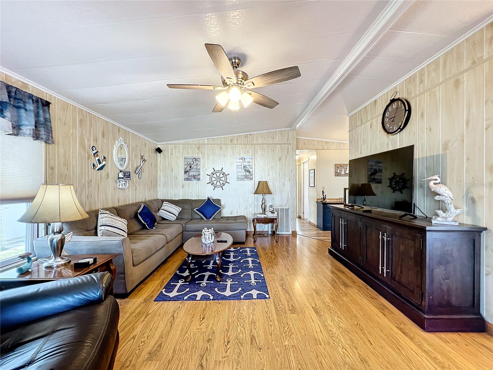 Image 6 of 47 For 6782 Brentwood Drive Ne