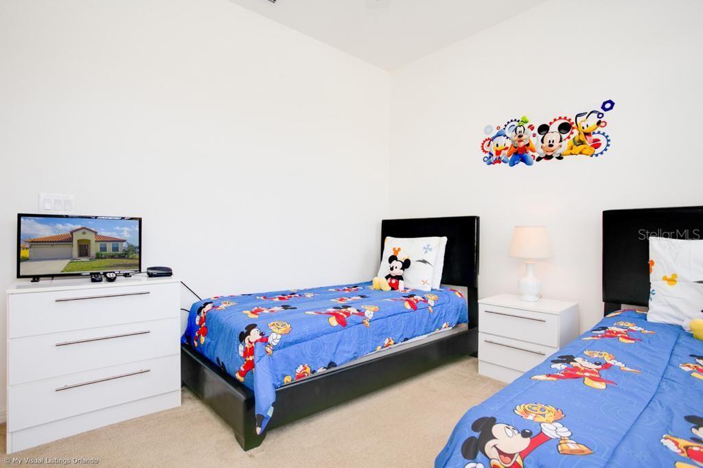 Image 17 of 28 For 2505 Rosemont Circle