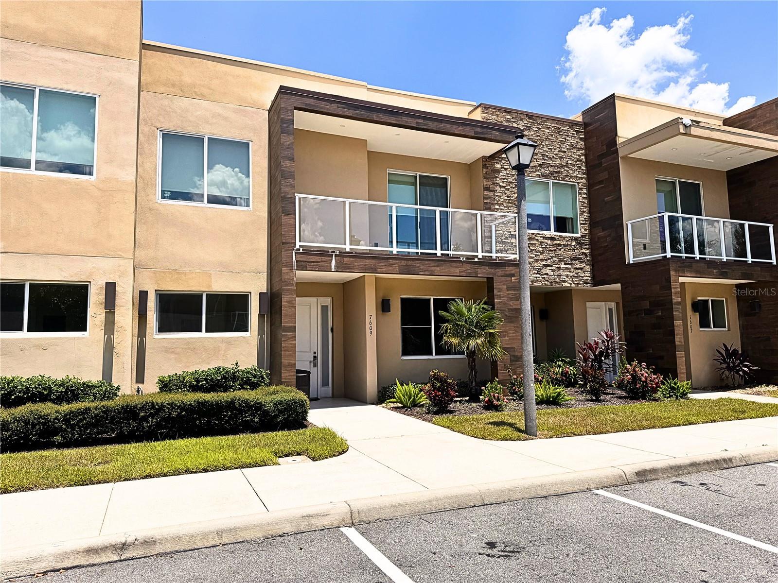 Image 3 of 68 For 7609 Recife Drive