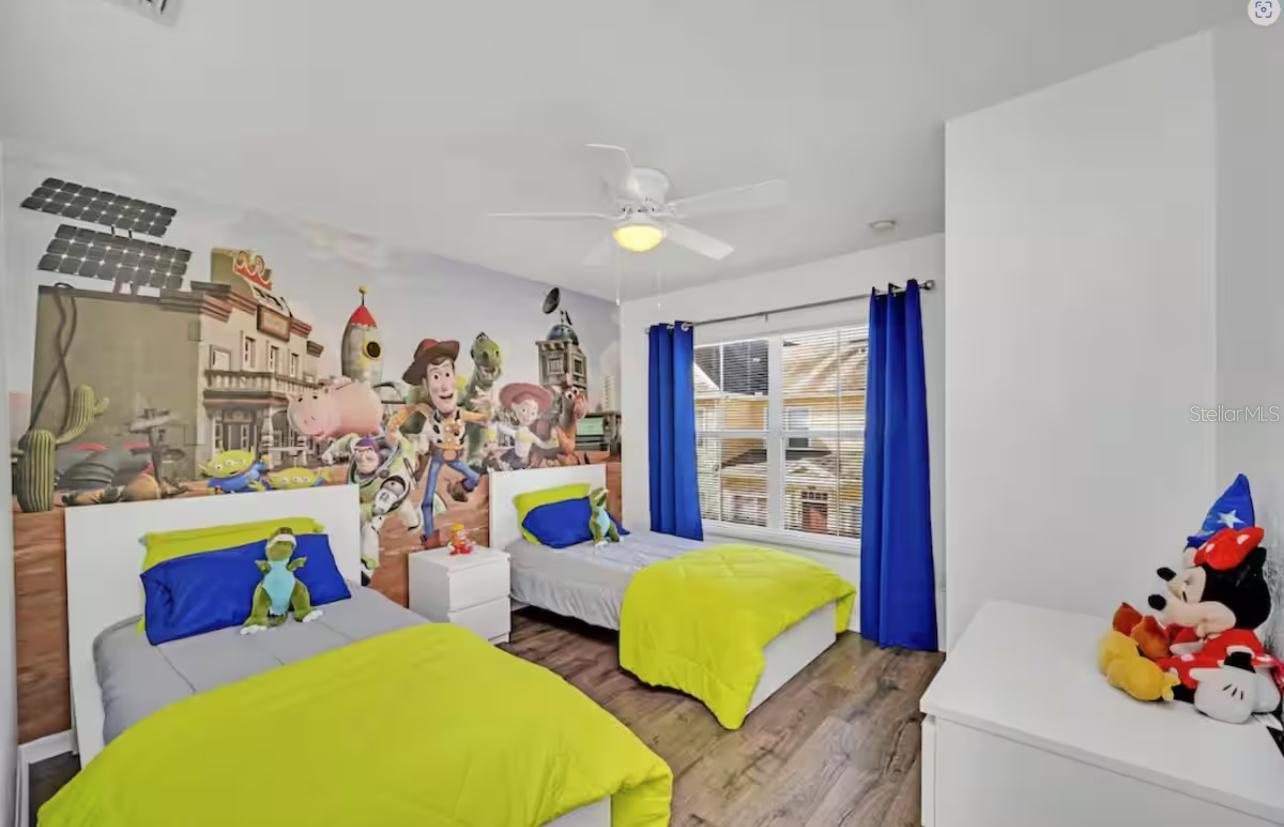 Image 5 of 21 For 4560 Yellowgold Road E 105