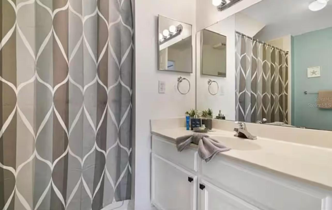 Image 9 of 21 For 4560 Yellowgold Road E 105