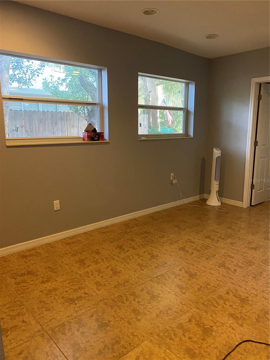 Image 12 of 17 For 511 Carolina Avenue
