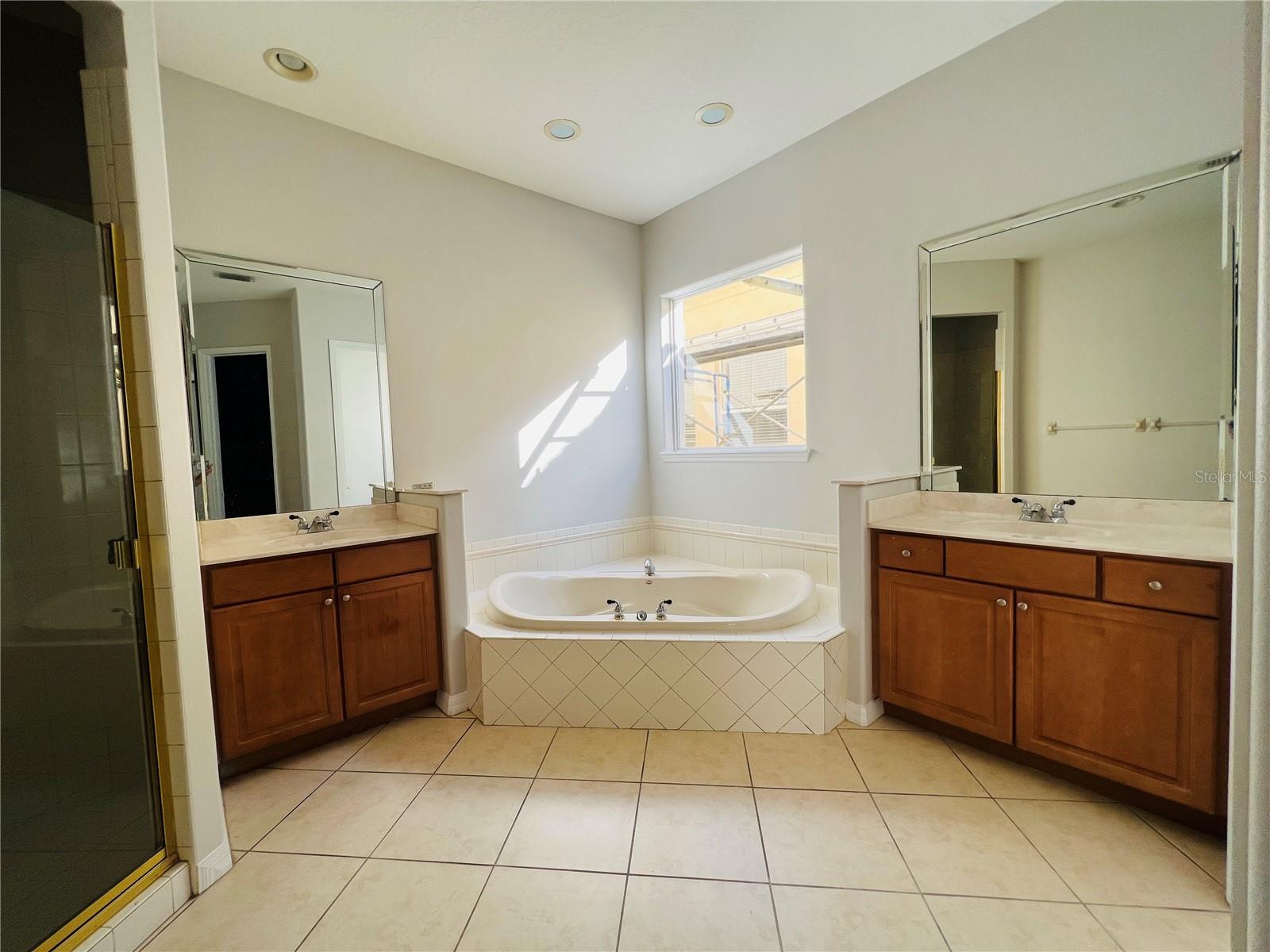 Image 20 of 28 For 8413 Saint Marino Boulevard