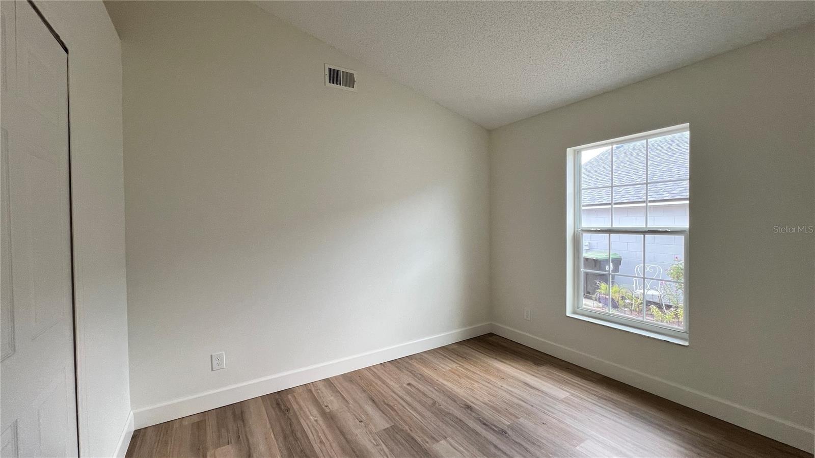 Image 7 of 18 For 5617 Golf Club Parkway