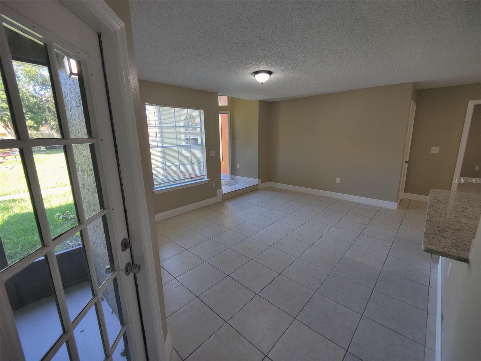 Image 11 of 35 For 445 Fountainhead Circle 157