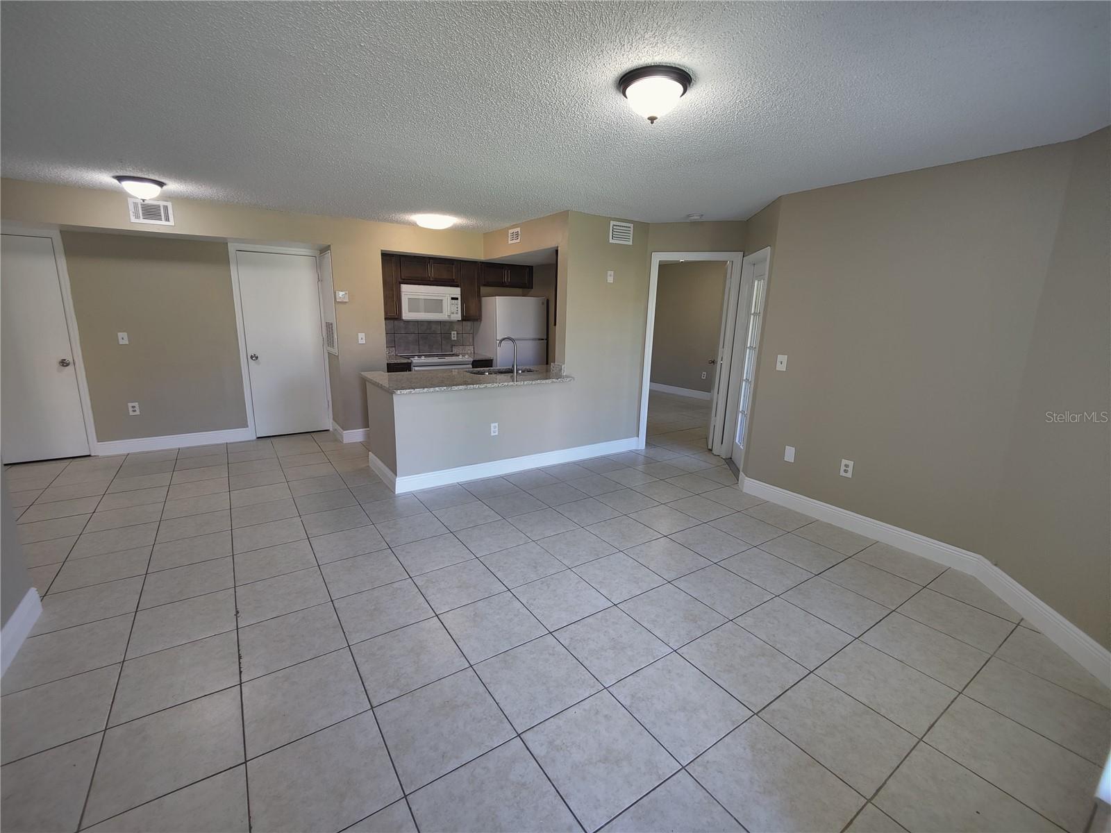 Image 13 of 35 For 445 Fountainhead Circle 157
