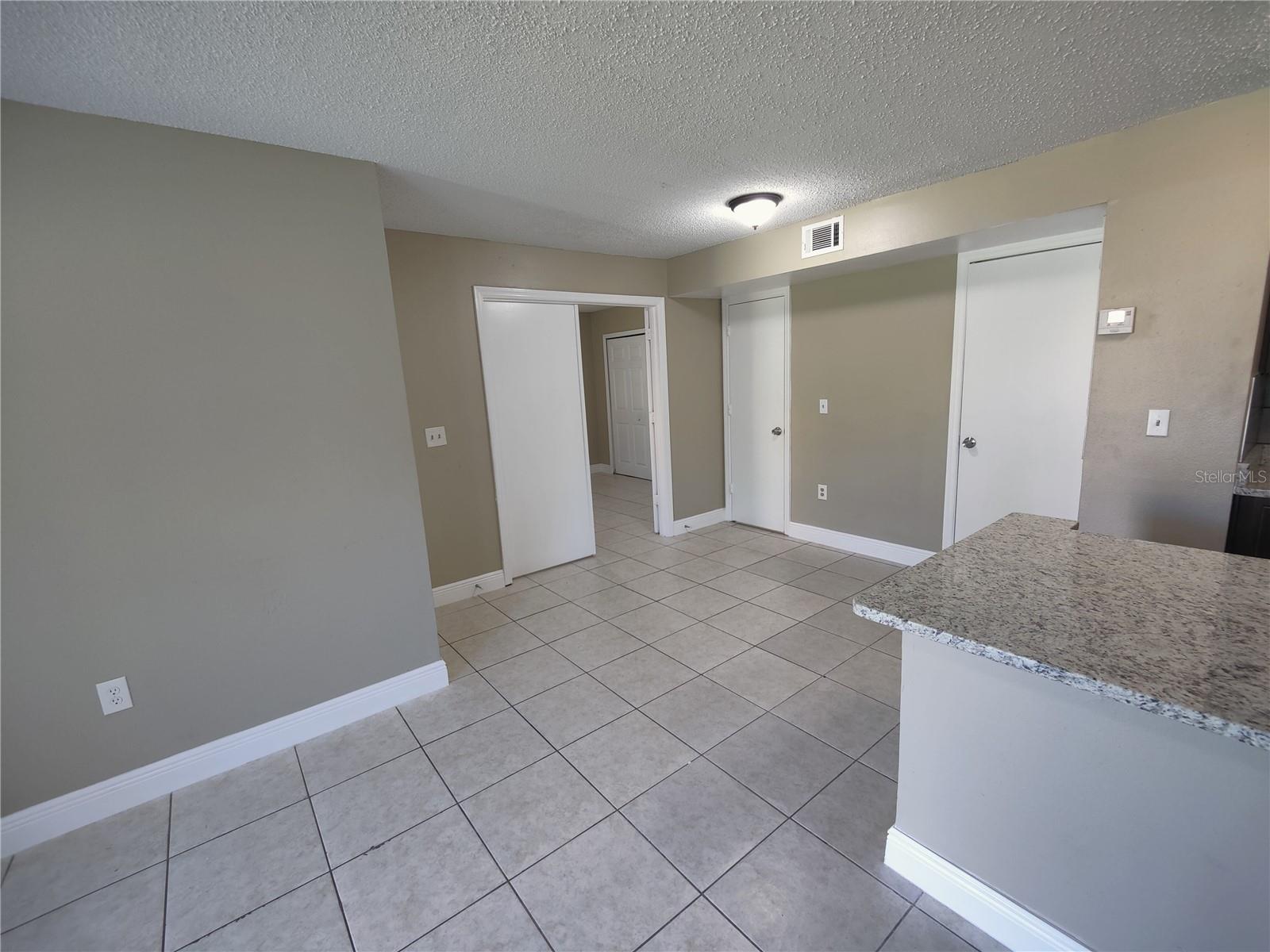 Image 14 of 35 For 445 Fountainhead Circle 157