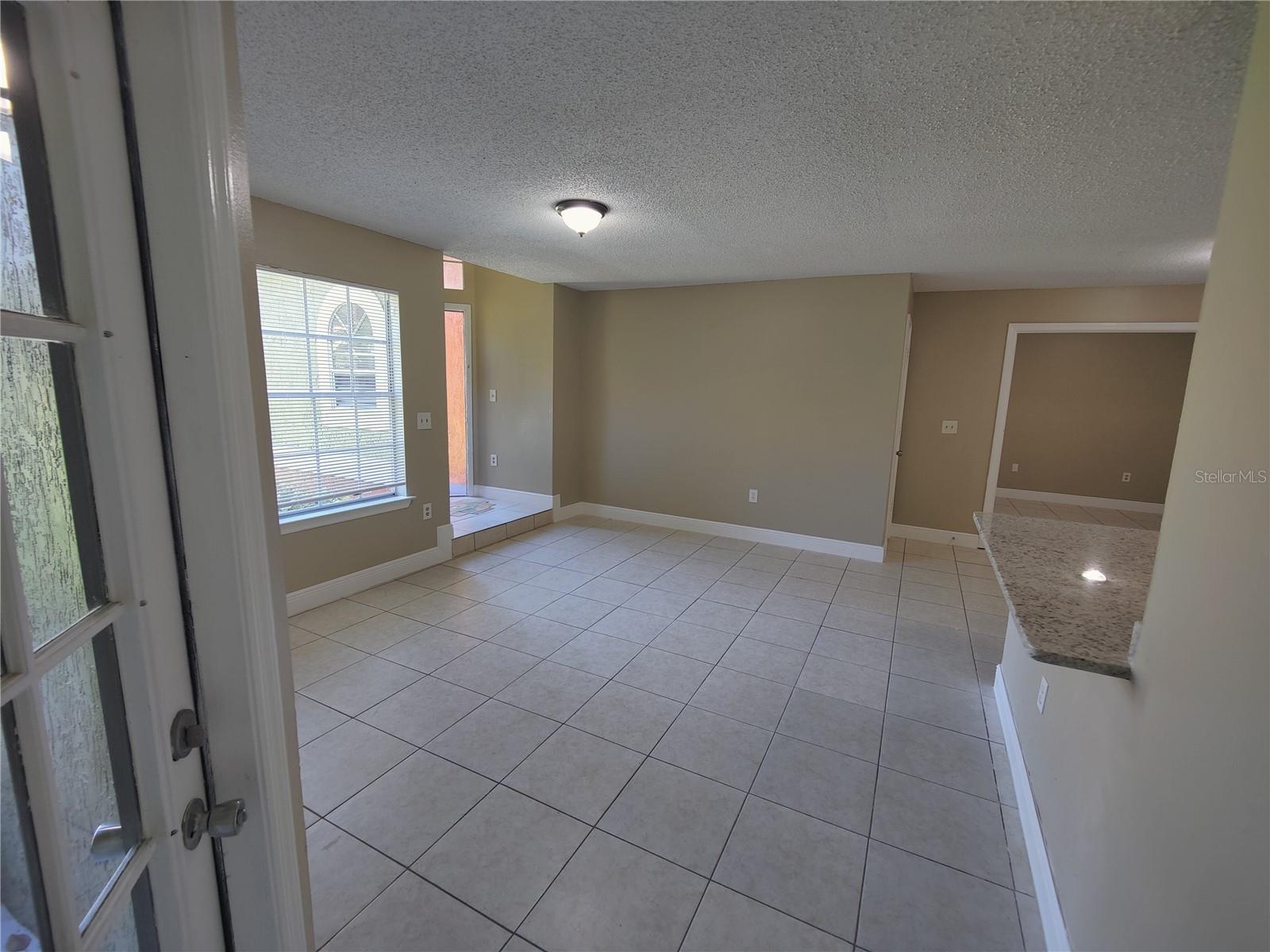 Image 15 of 35 For 445 Fountainhead Circle 157