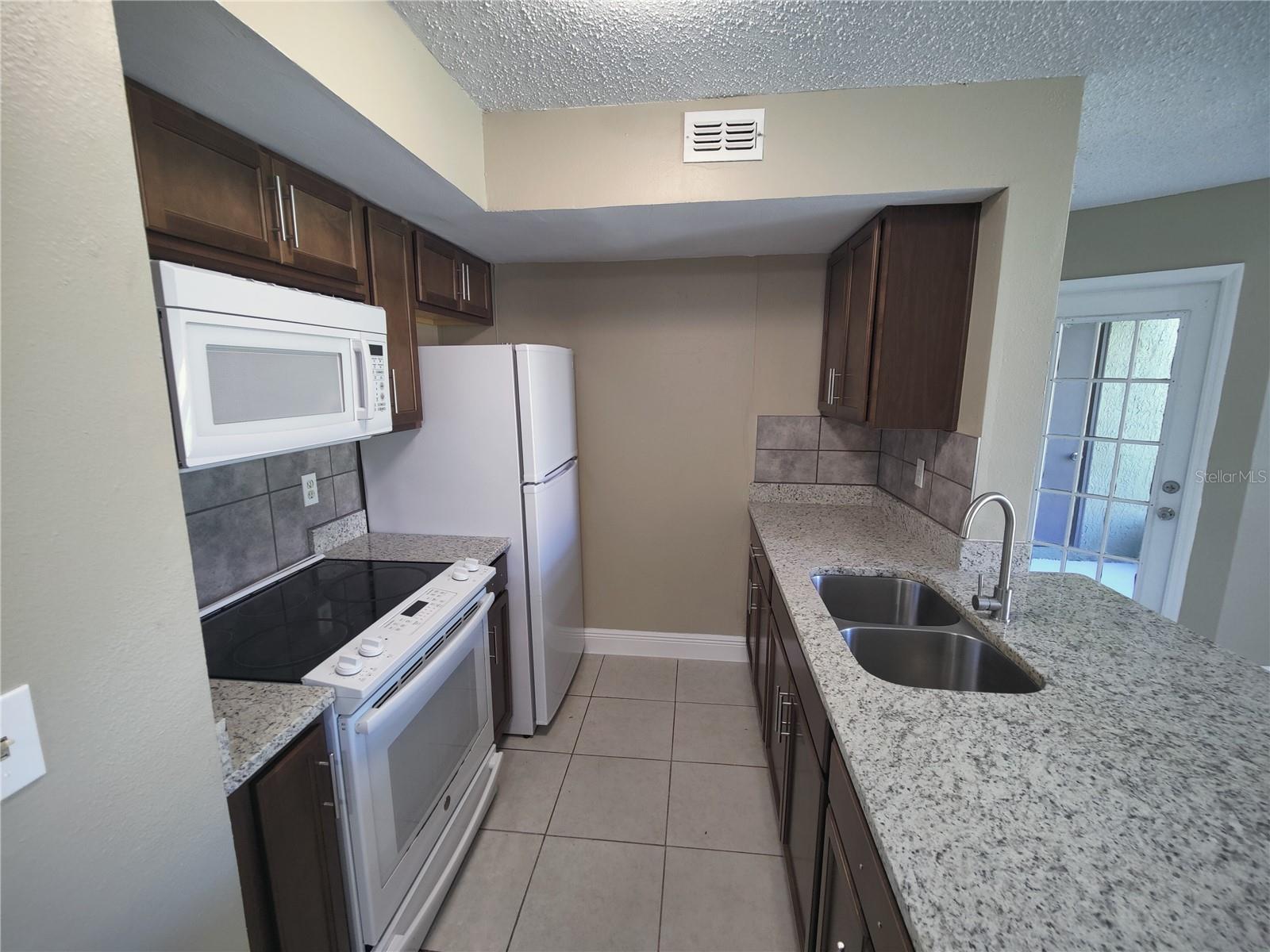 Image 3 of 35 For 445 Fountainhead Circle 157