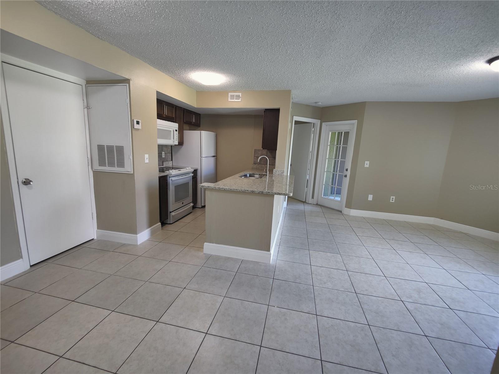 Image 9 of 35 For 445 Fountainhead Circle 157