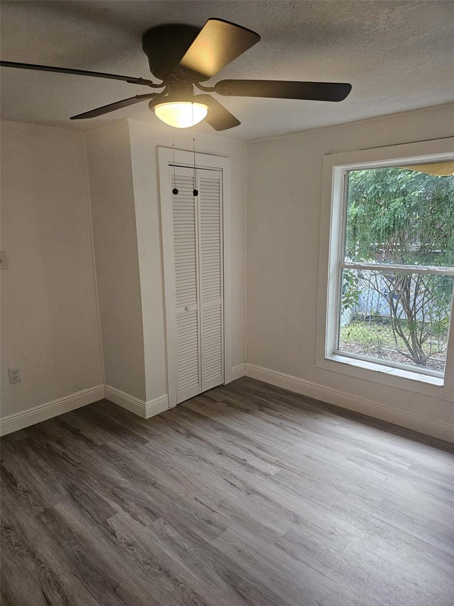 Image 12 of 16 For 612 Ash Street