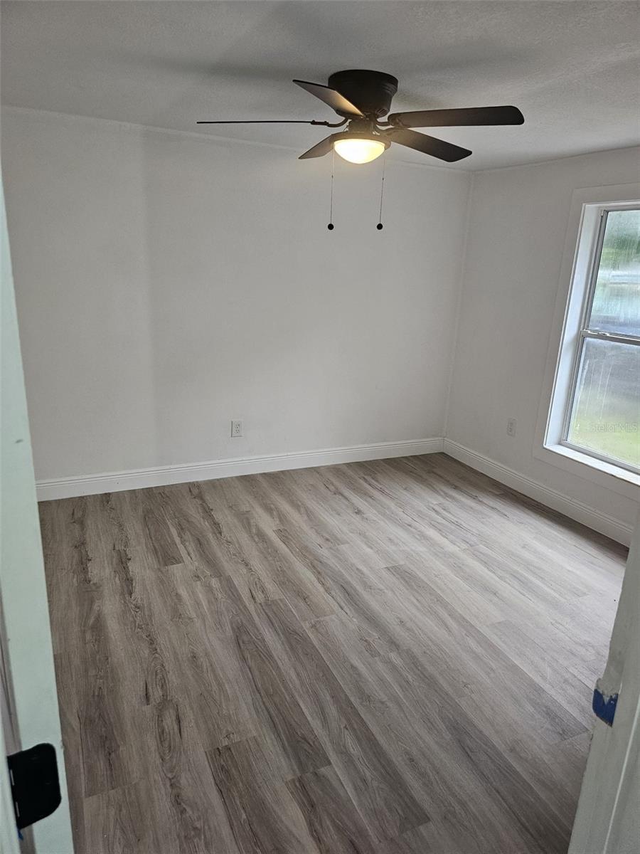 Image 6 of 16 For 612 Ash Street