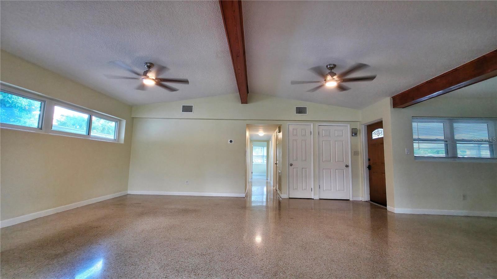 Image 12 of 23 For 518 Oranole Road