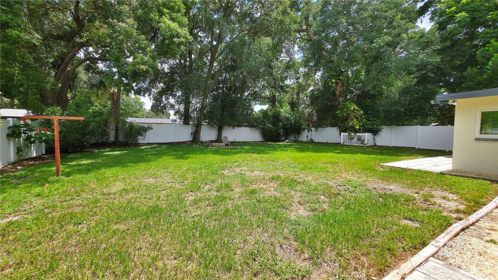 Image 22 of 23 For 518 Oranole Road