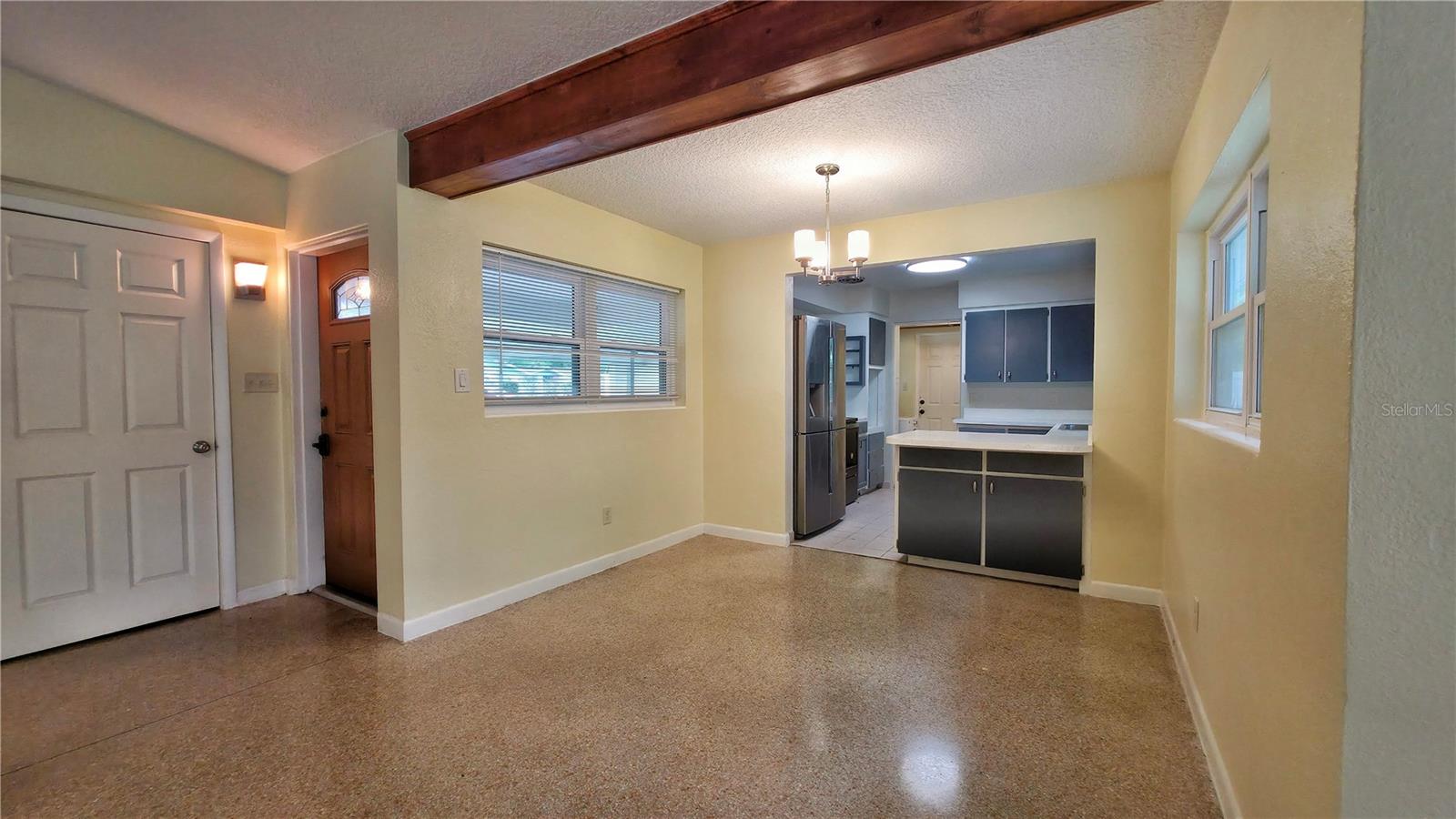 Image 6 of 23 For 518 Oranole Road