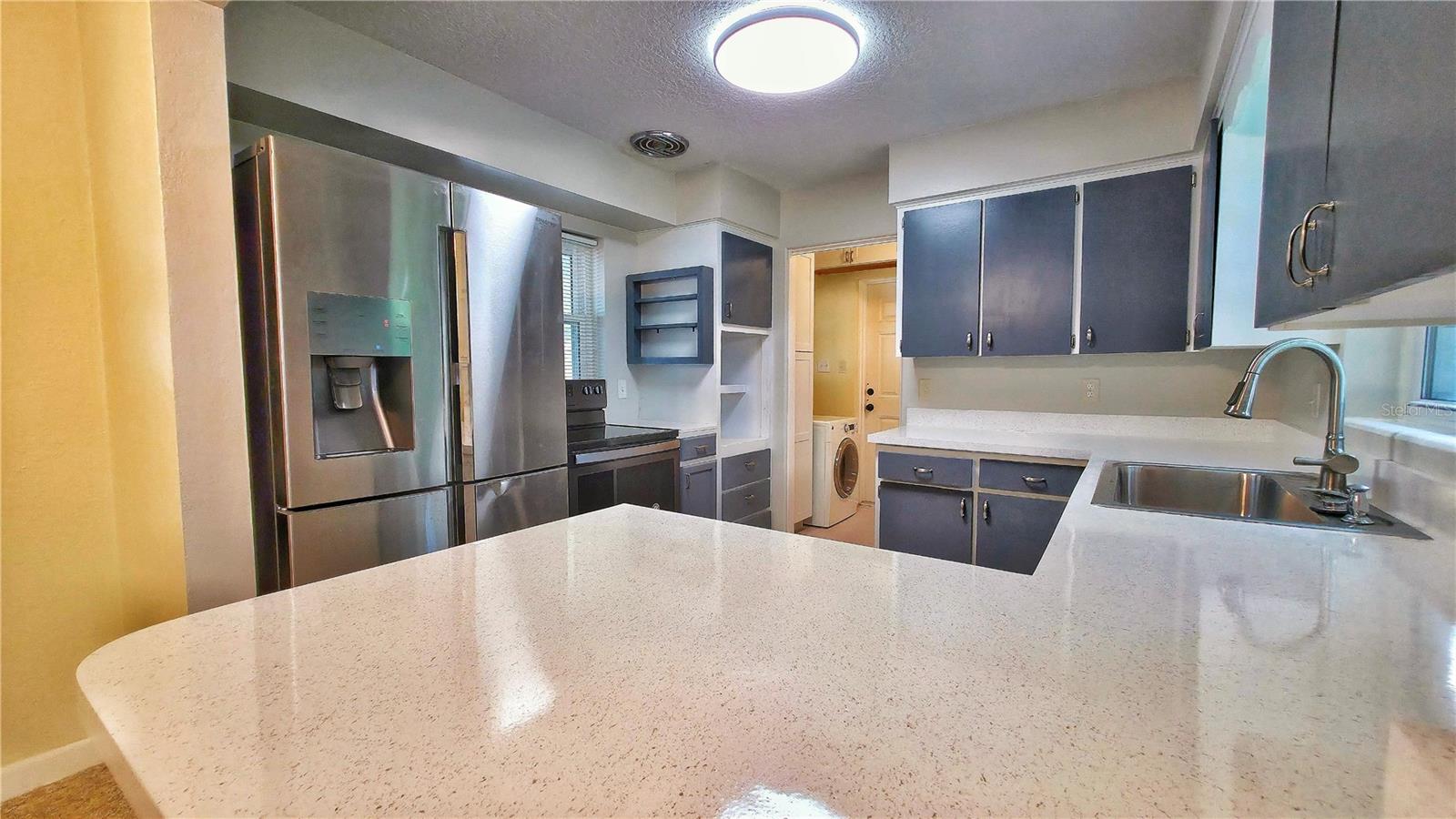 Image 8 of 23 For 518 Oranole Road