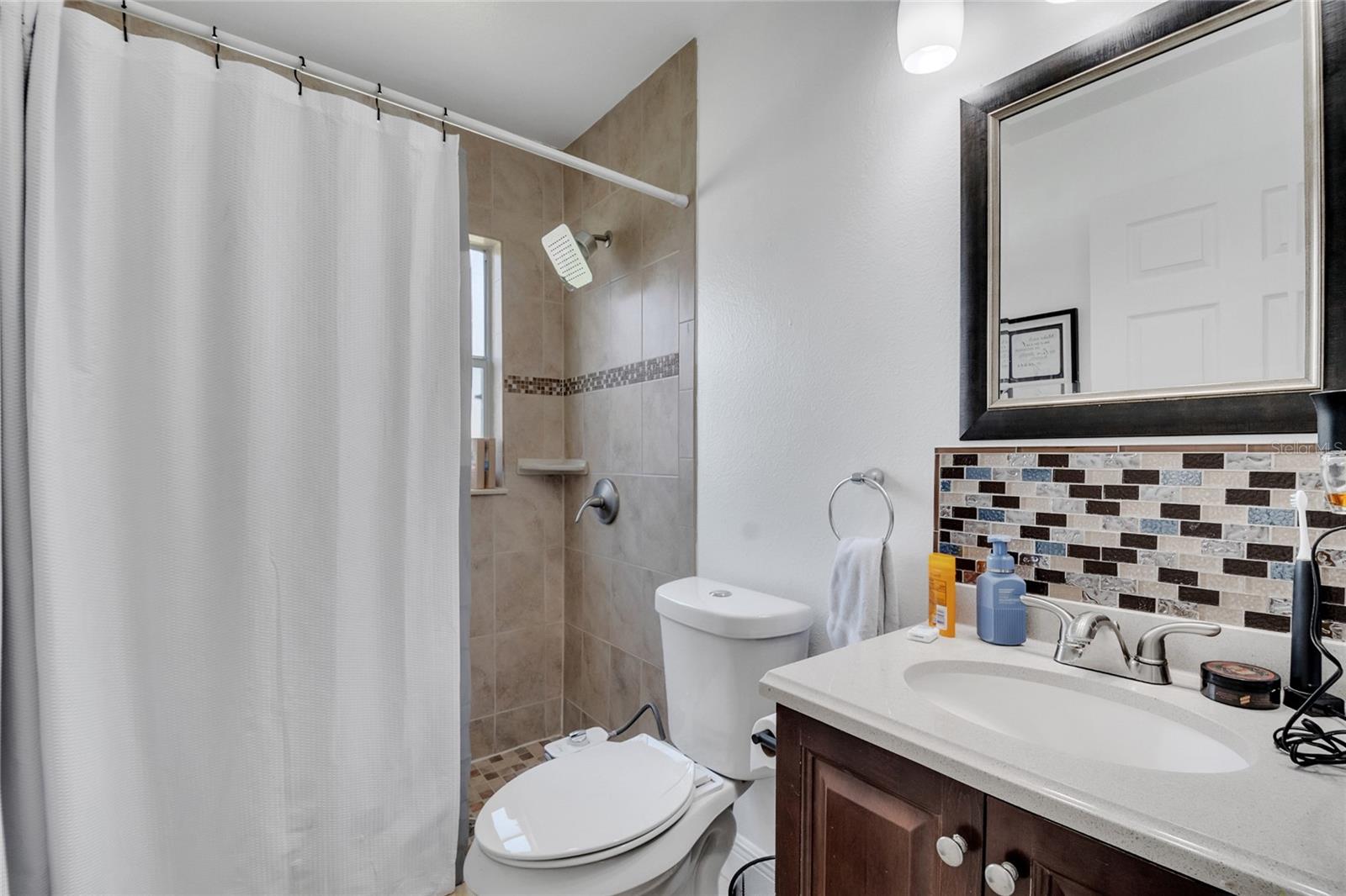 Image 22 of 37 For 13504 Glasser Avenue