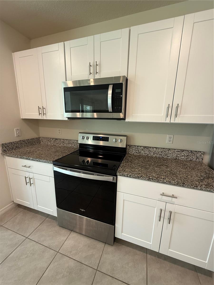 Image 10 of 19 For 435 Anne St.