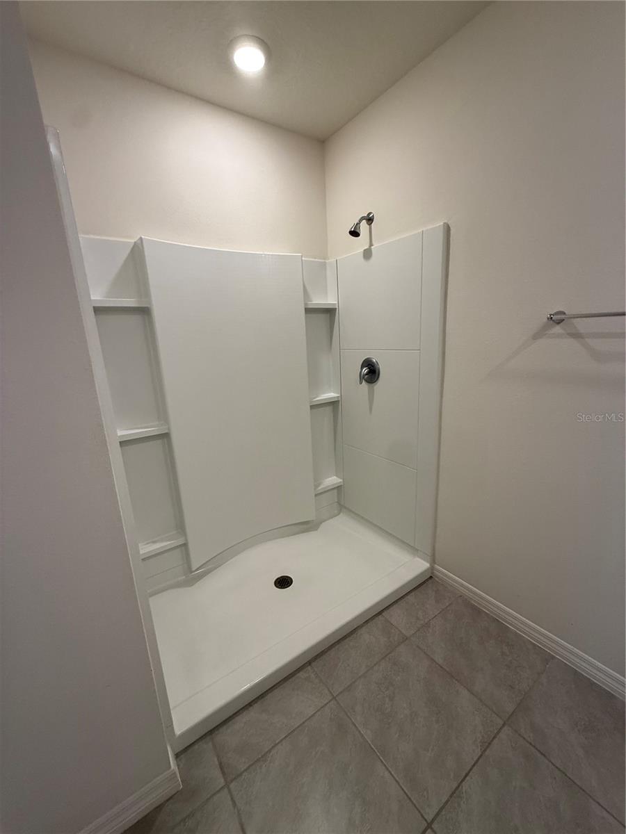 Image 15 of 19 For 435 Anne St.