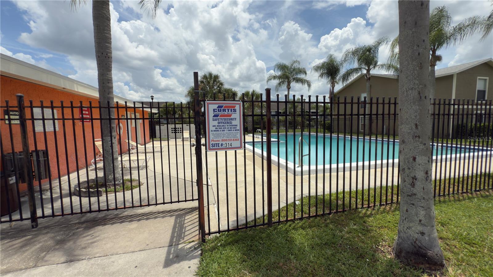 Image 47 of 50 For 1909 Caralee Boulevard 1
