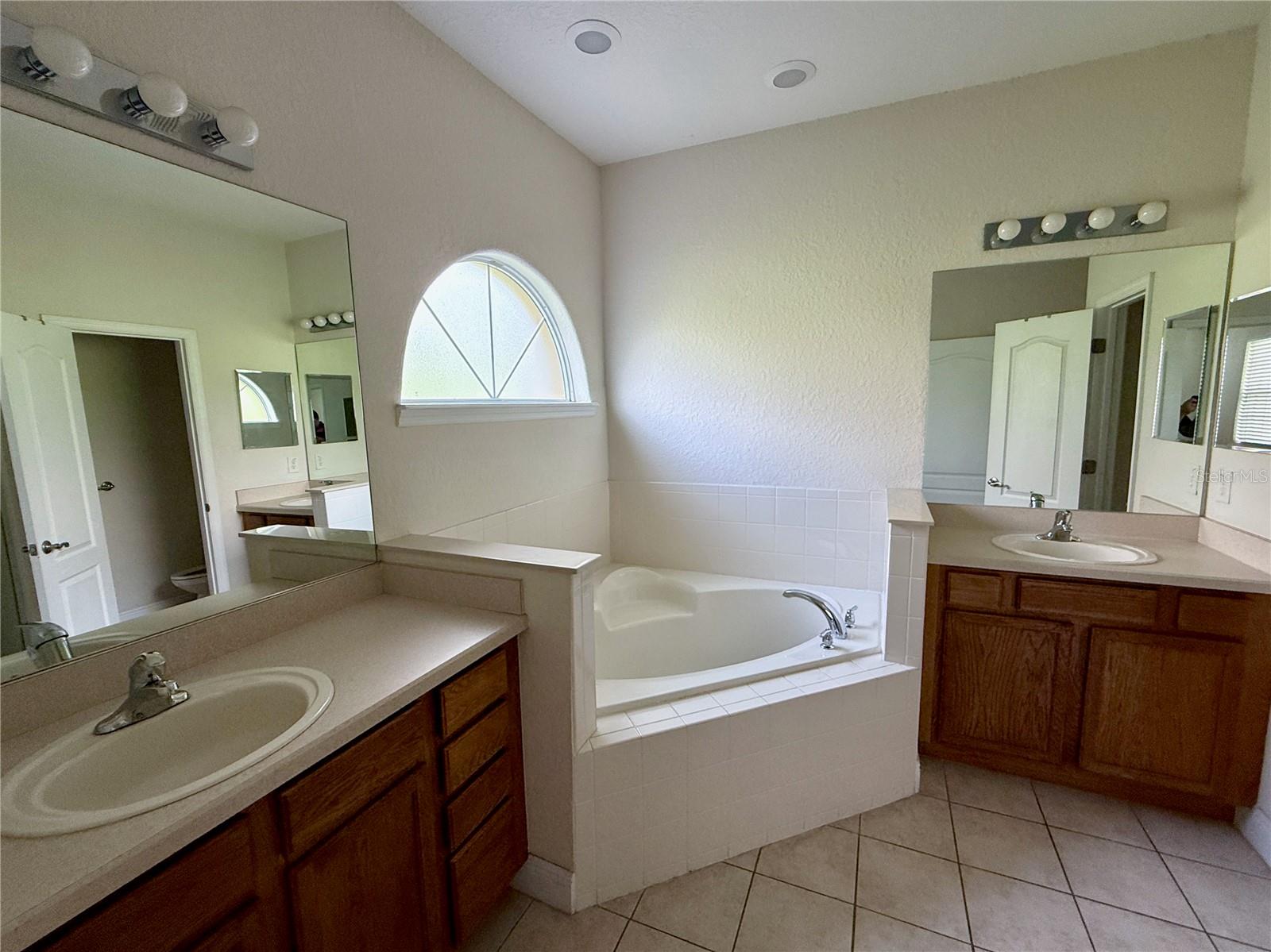 Image 11 of 18 For 17403 Promenade Drive