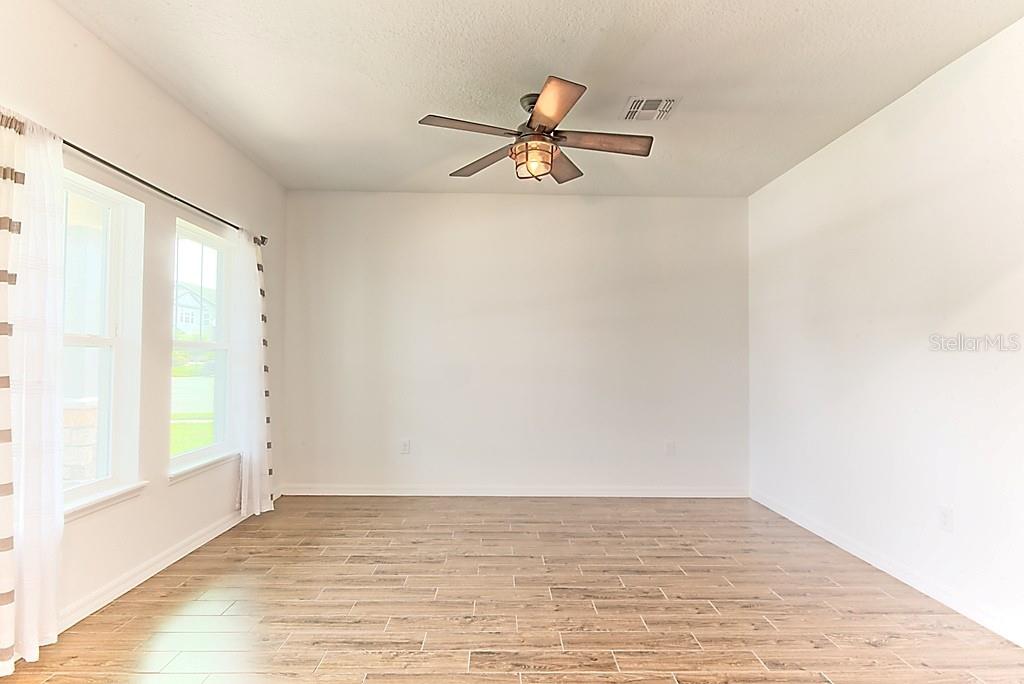 Image 12 of 21 For 3305 Stonewyck Street