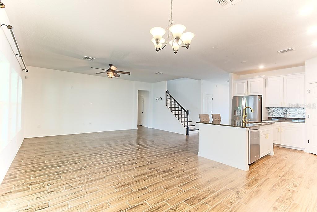 Image 4 of 21 For 3305 Stonewyck Street