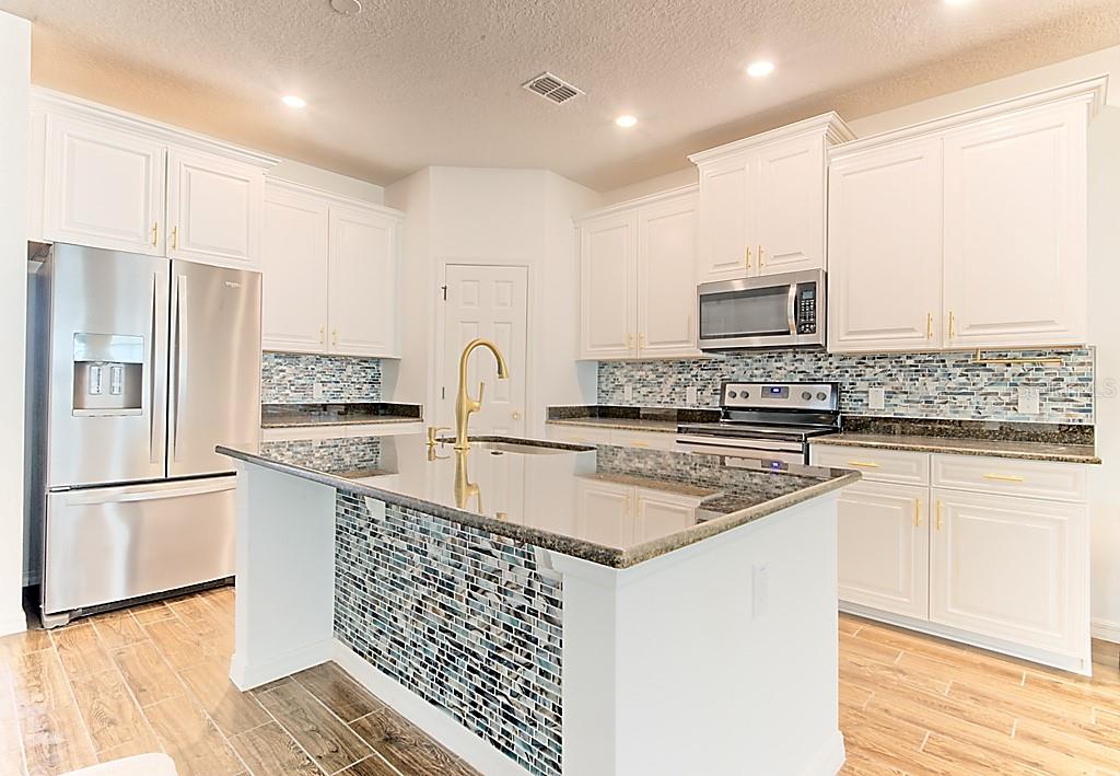 Image 6 of 21 For 3305 Stonewyck Street