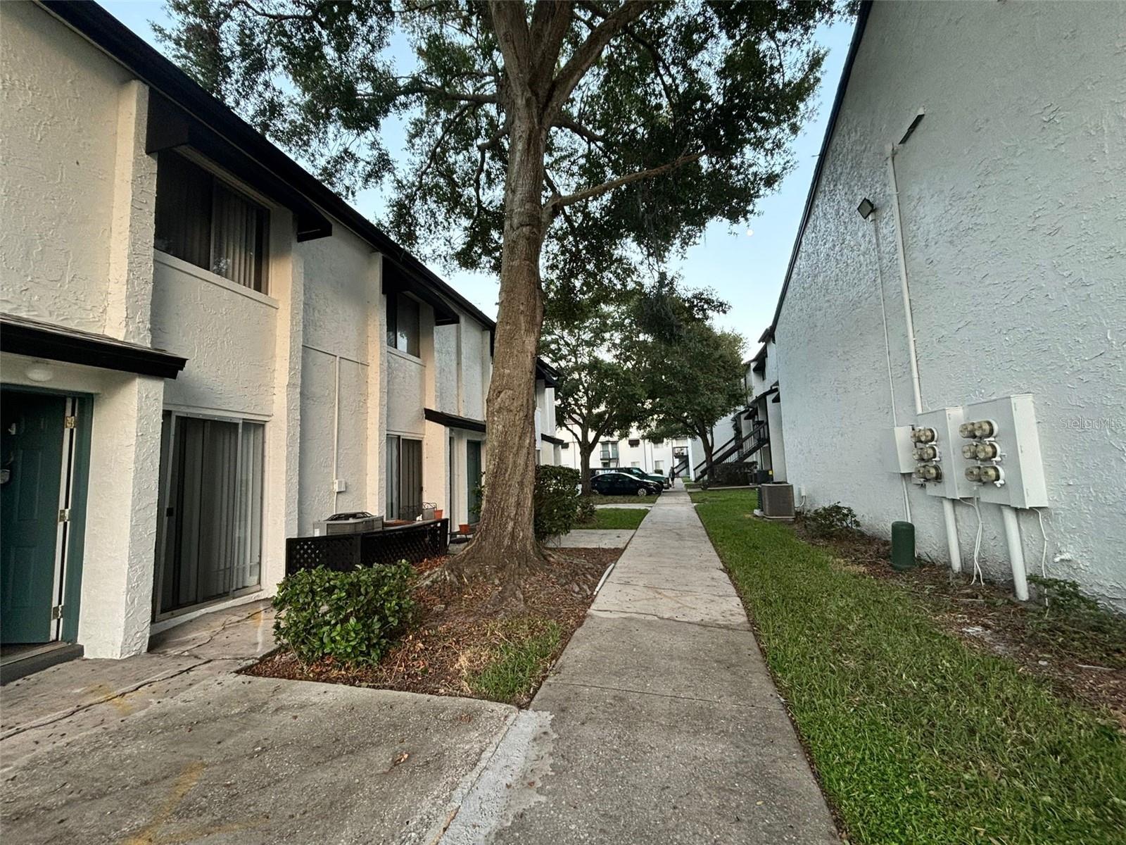 Image 2 of 9 For 4113 Semoran Boulevard 2