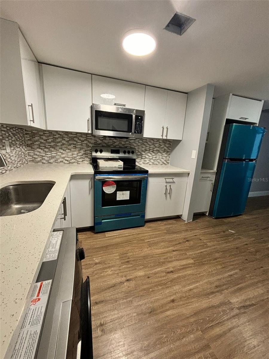 Image 5 of 9 For 4113 Semoran Boulevard 2