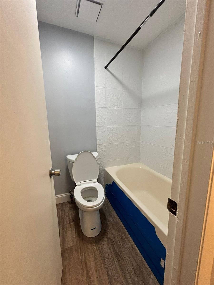 Image 8 of 9 For 4113 Semoran Boulevard 2