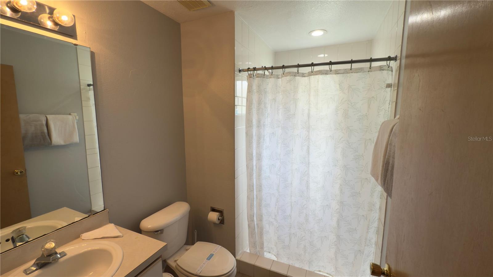 Image 21 of 26 For 3151 Britannia Boulevard D