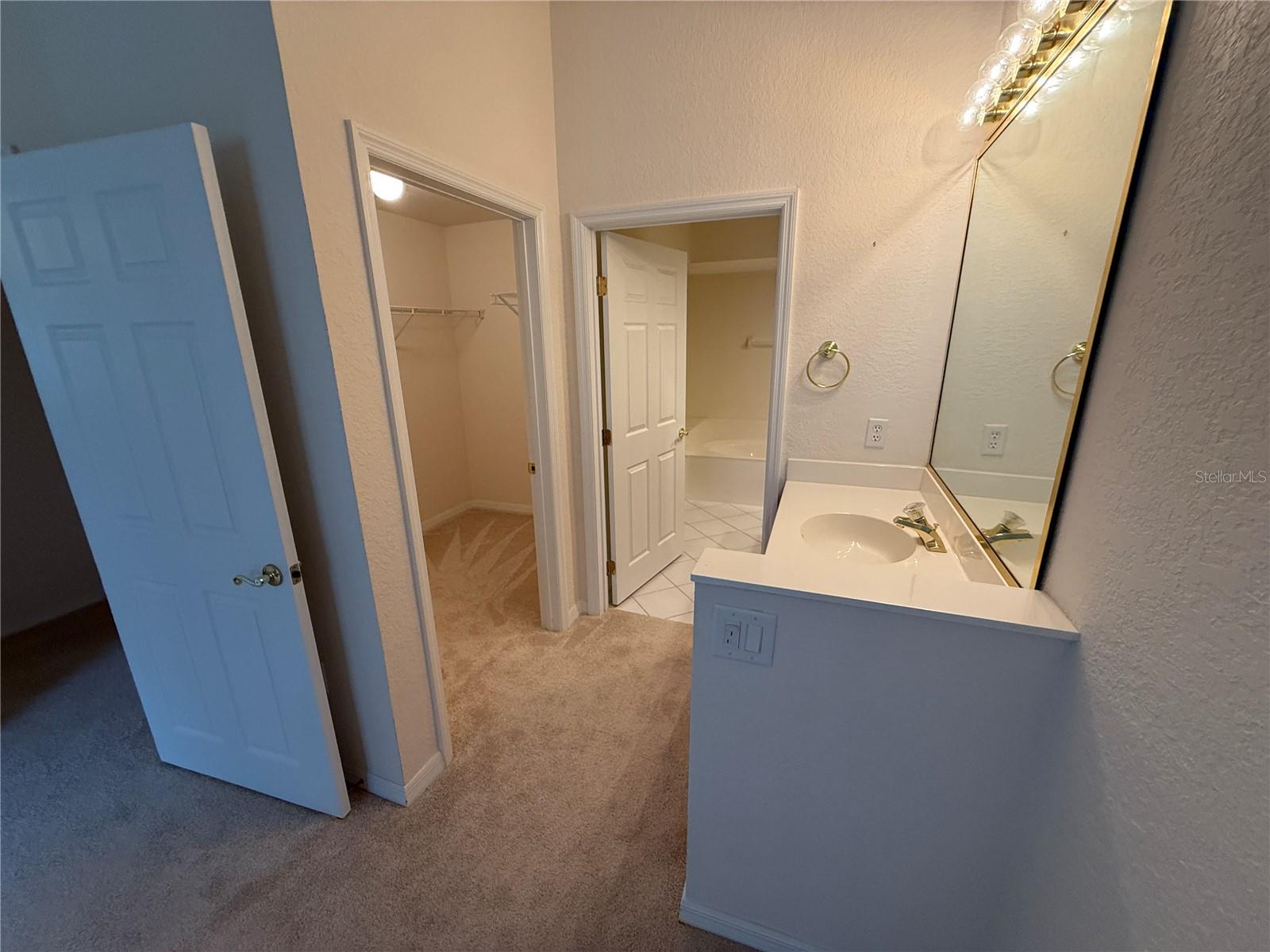 Image 13 of 15 For 6955 Della Drive 41