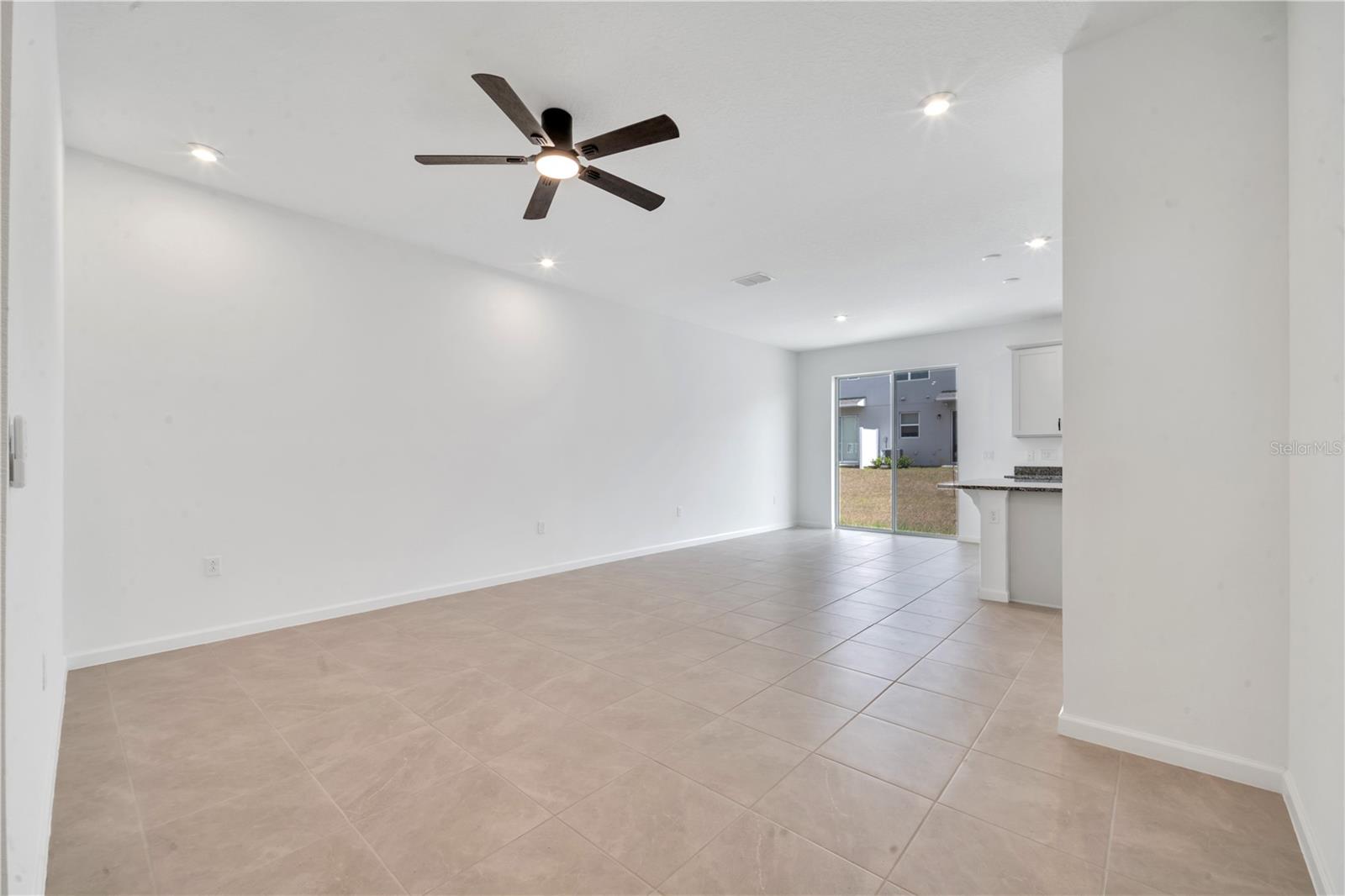 Image 7 of 42 For 9068 Ocean Tide Way