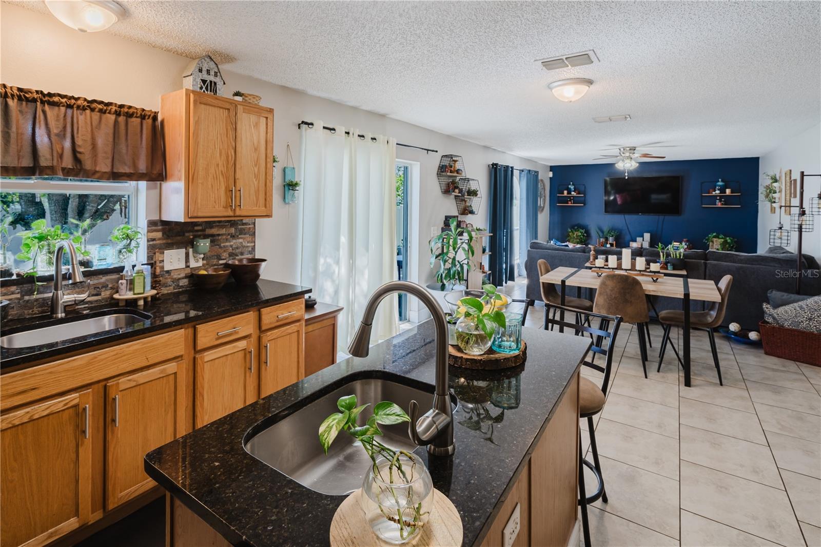 Image 13 of 43 For 607 Notre Dame Way